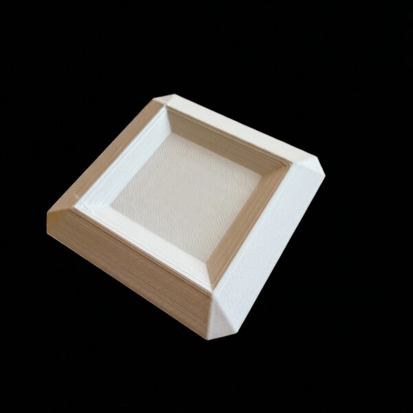 Nízká krmící miska pro isopody a bezobratlé „GEO“ (70 x 68 x 6,0 mm) – bílá
