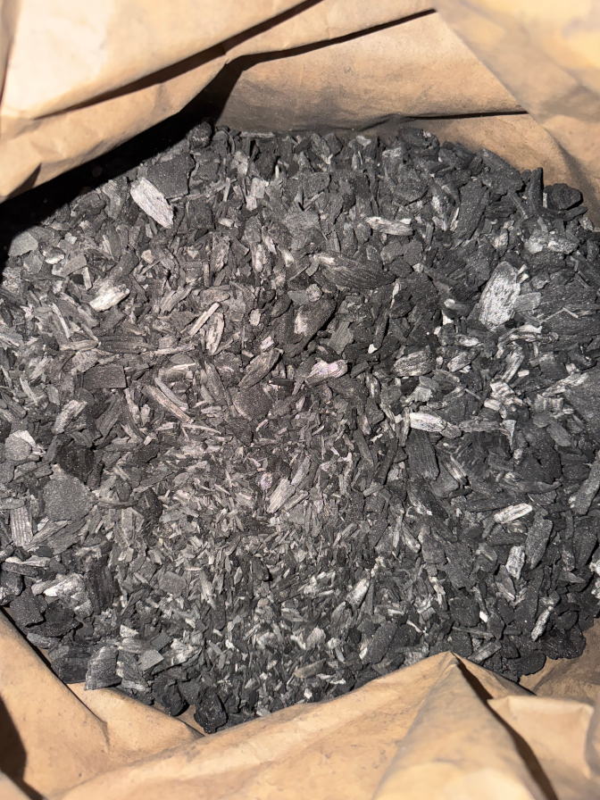 Biochar aktivní uhlí do půdy hrubé – Doypack